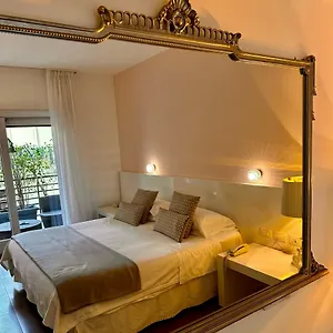 ** Bed & Breakfast Maison R Boutique Italy